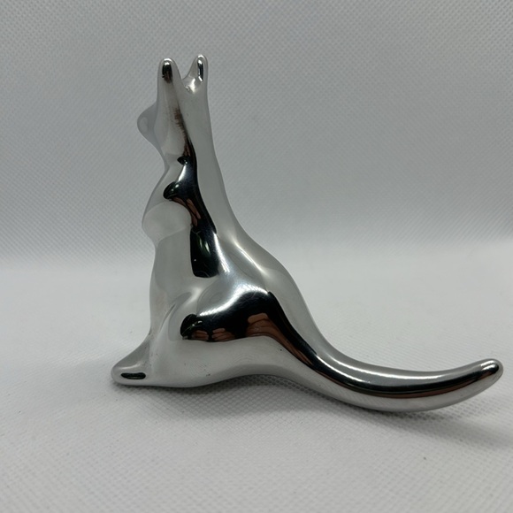 Rare Hoselton Aluminum KANGAROO Figurine 3 1/4" Canada - Picture 4 of 12